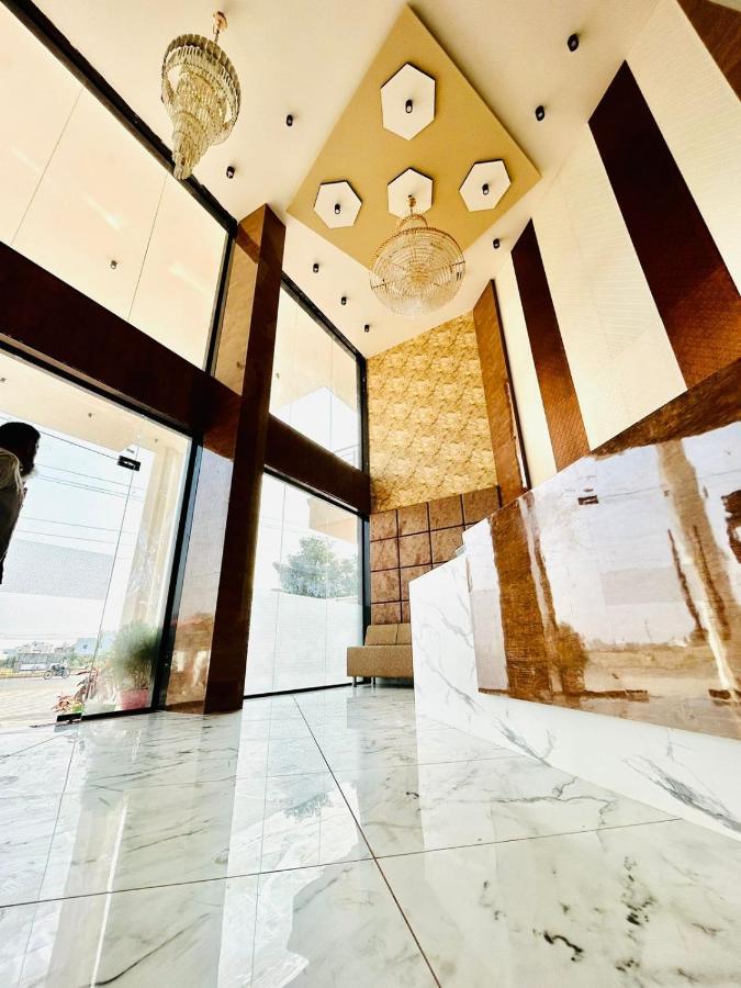 Clarks Collection Somnath Hotel Ngoại thất bức ảnh