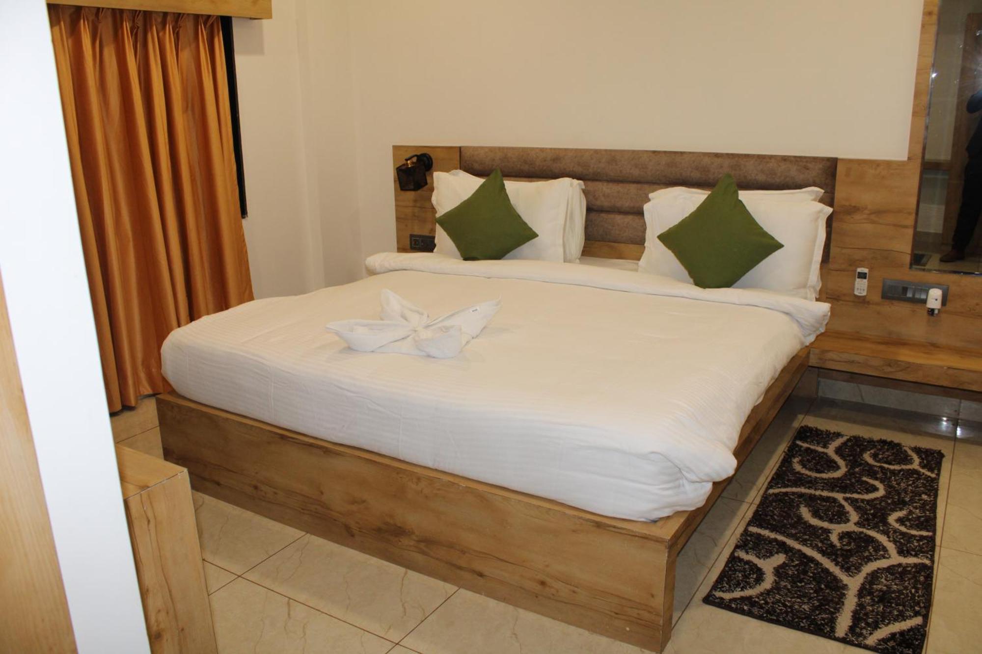 Clarks Collection Somnath Hotel Ngoại thất bức ảnh