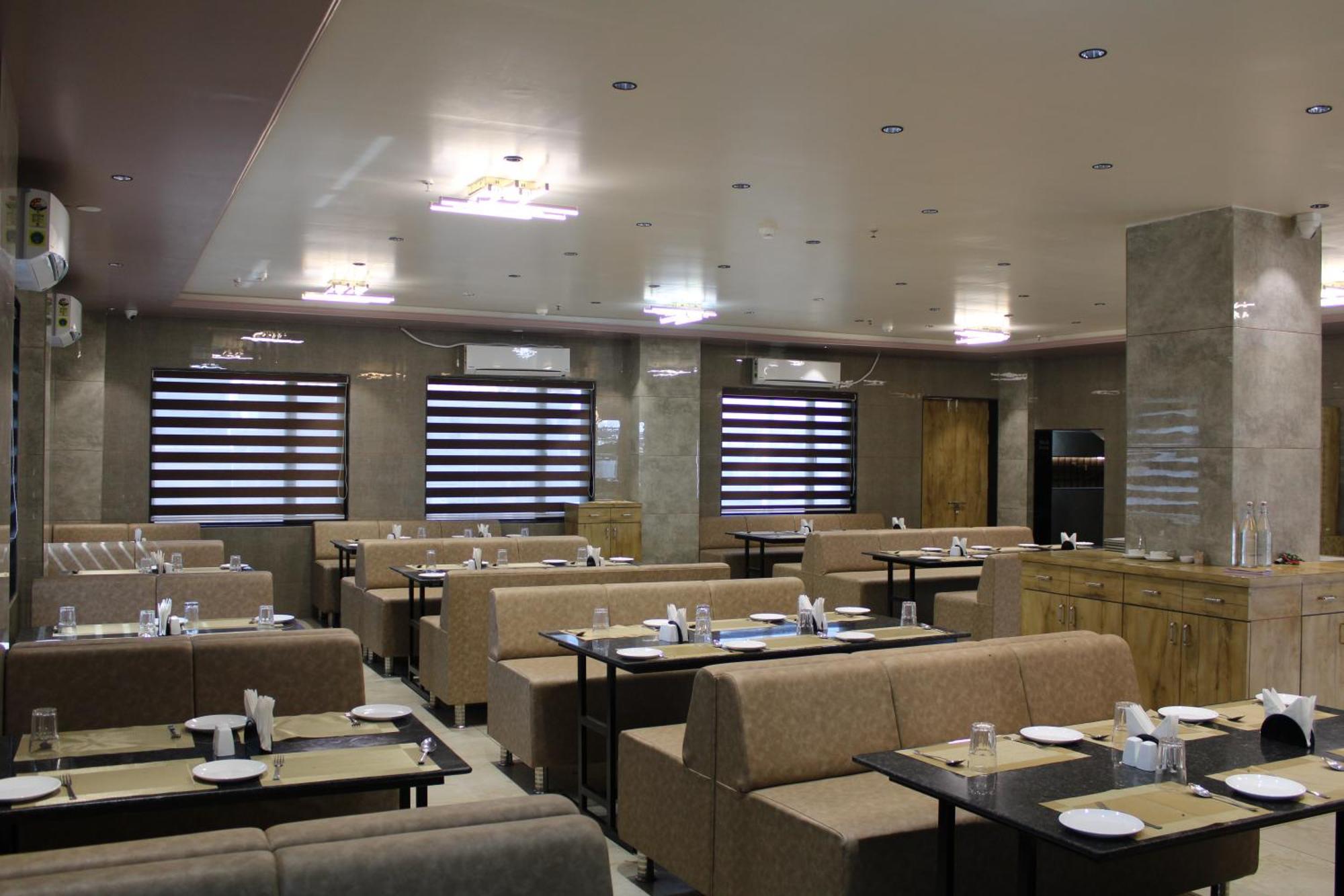 Clarks Collection Somnath Hotel Ngoại thất bức ảnh