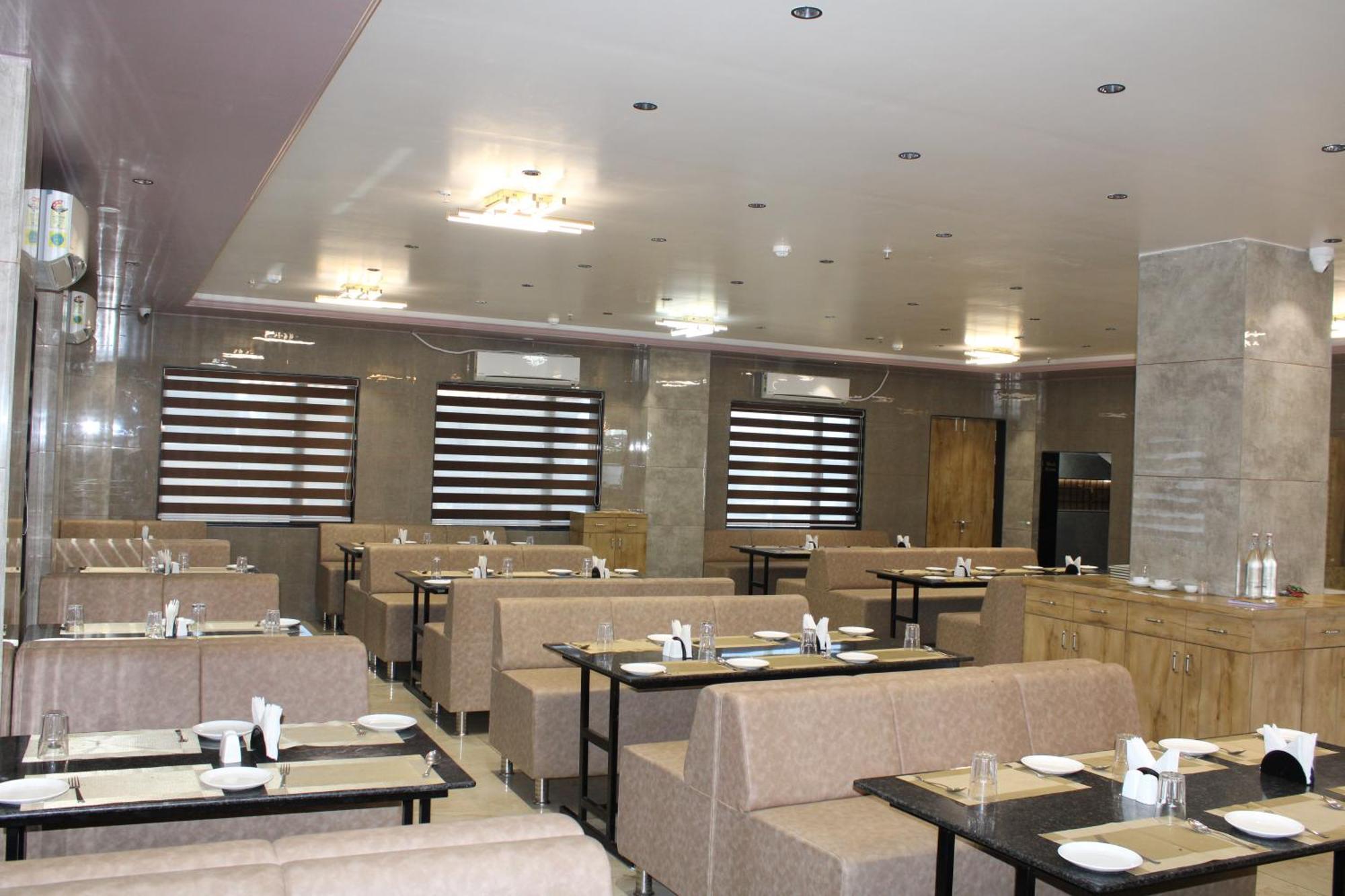Clarks Collection Somnath Hotel Ngoại thất bức ảnh
