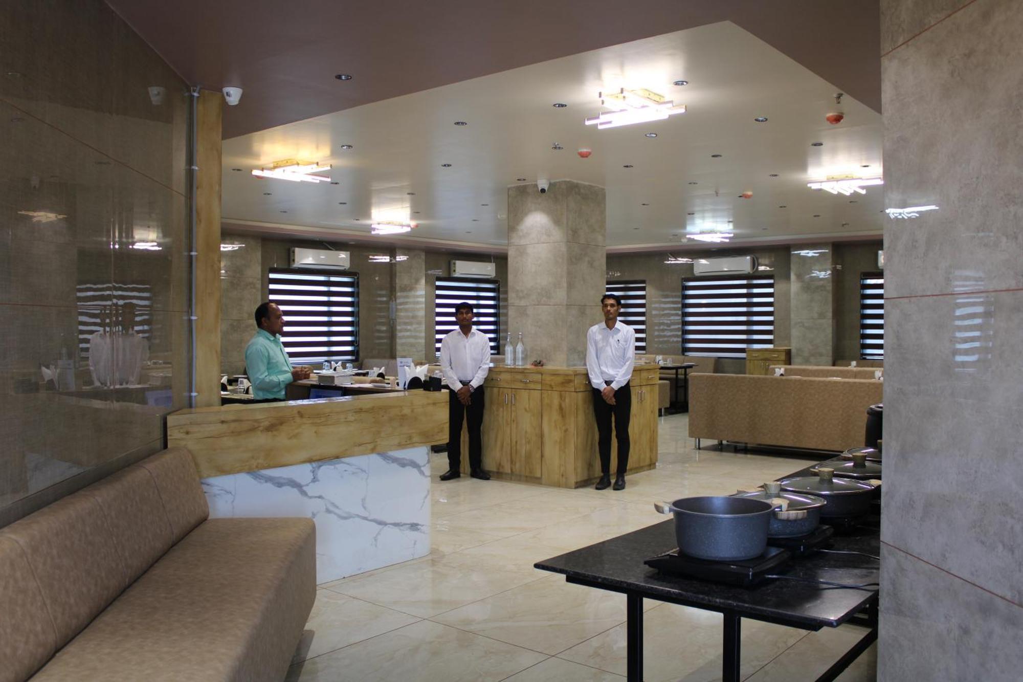Clarks Collection Somnath Hotel Ngoại thất bức ảnh