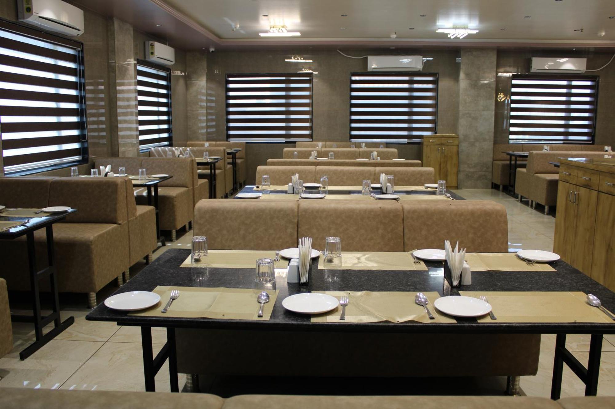 Clarks Collection Somnath Hotel Ngoại thất bức ảnh