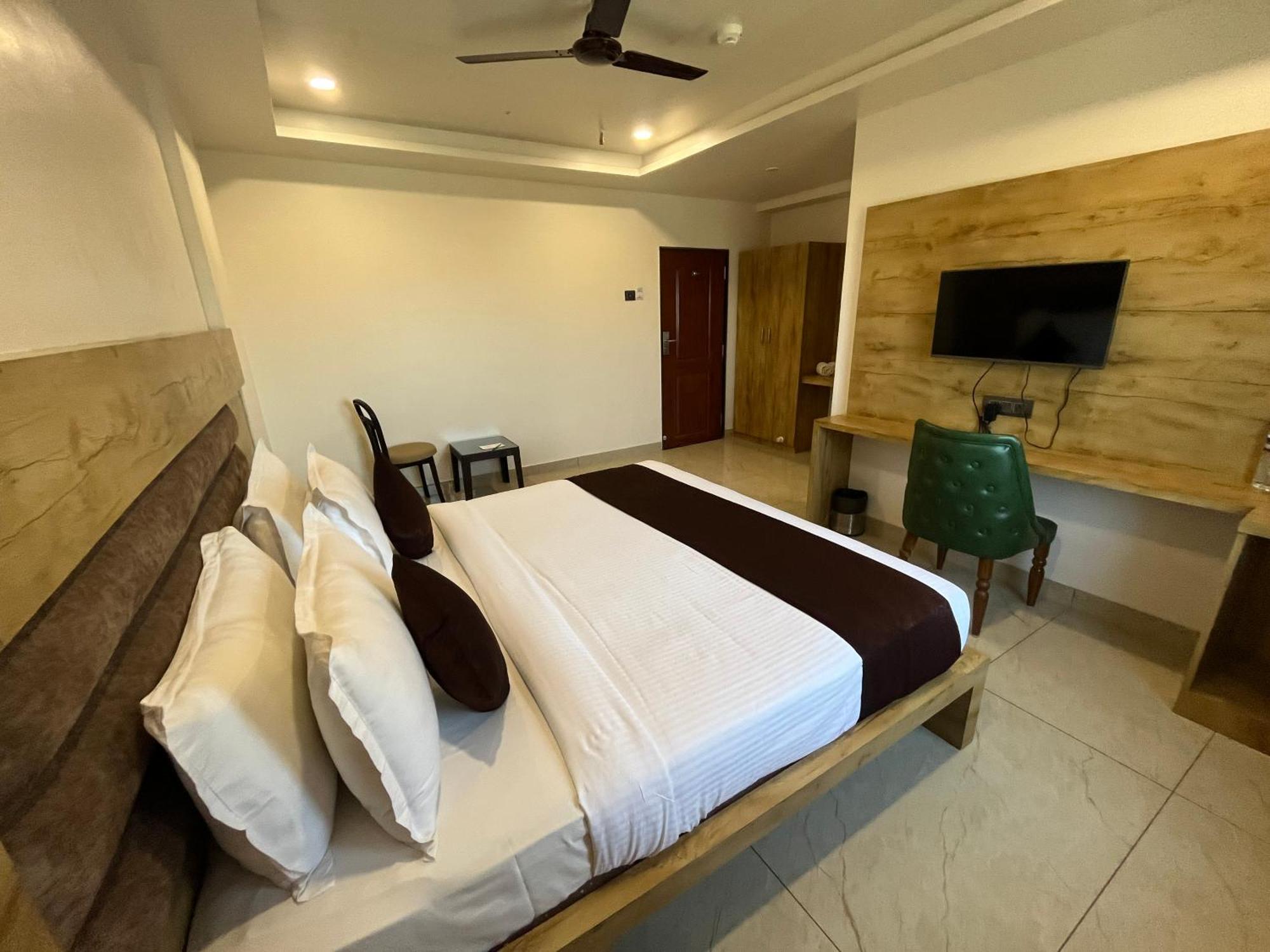 Clarks Collection Somnath Hotel Ngoại thất bức ảnh