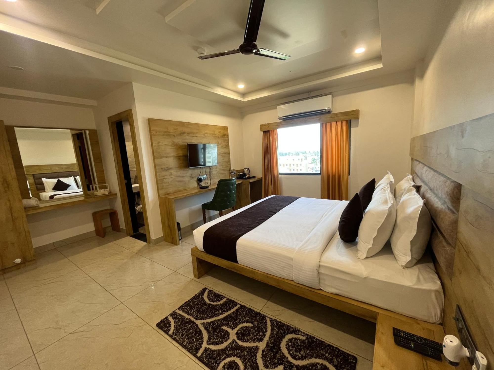 Clarks Collection Somnath Hotel Ngoại thất bức ảnh