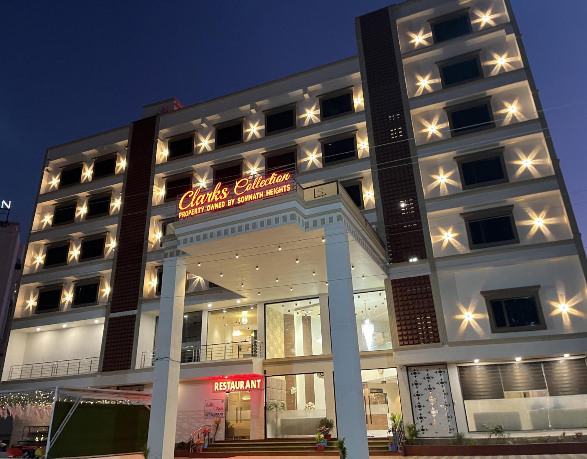 Clarks Collection Somnath Hotel Ngoại thất bức ảnh